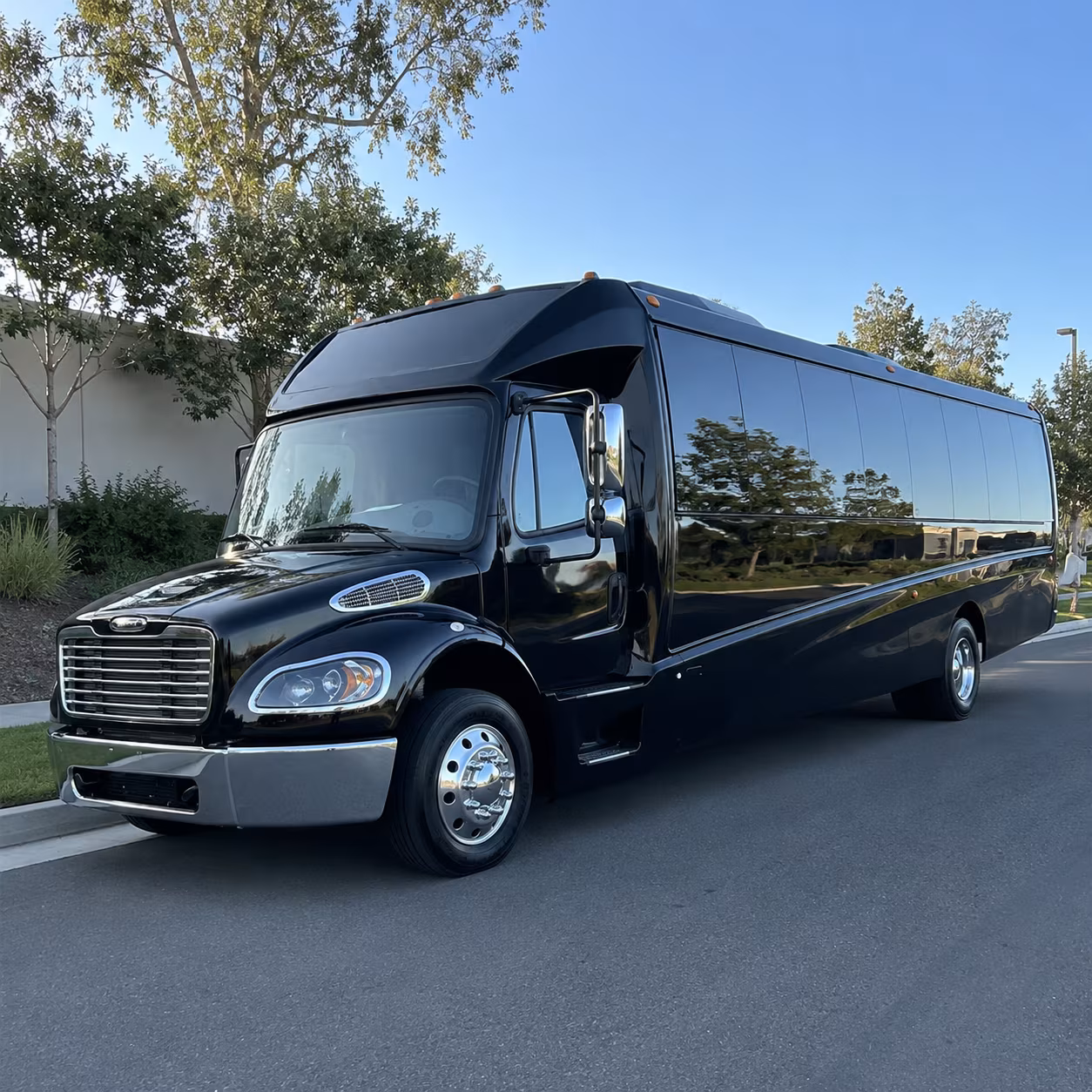 yonkers 28 passenger minibus